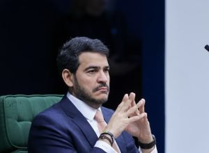 mesmo-no-stf,-messias-podera-manter-honorarios-da-agu-que-renderam-r$-660-mil-este-ano