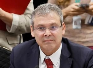 lider-do-pt-pede-ao-stf-afastamento-de-claudio-castro:-‘colapso-moral’