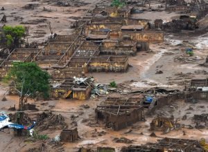 hoje-e-dia:-finados,-tragedia-de-mariana-e-favelas-em-destaque