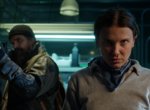 fortemente-exposto-no-album-da-ex-mulher,-lily-allen,-ator-de-‘stranger-things’-e-acusado-de-assedio-por-millie-bobby-brown