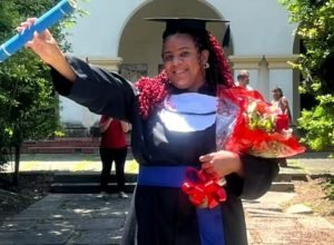 mulher-trans-chega-a-universidade-25-anos-apos-violencias-na-escola