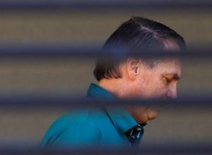 bolsonaro-segue-estavel-e-sem-febre-e-nao-tem-previsao-de-alta-hospitalar,-diz-boletim