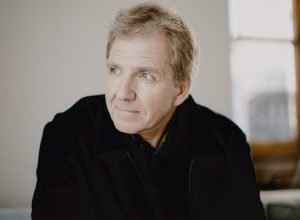 Thierry Fischer Conductor
Photo: Marco Borggreve